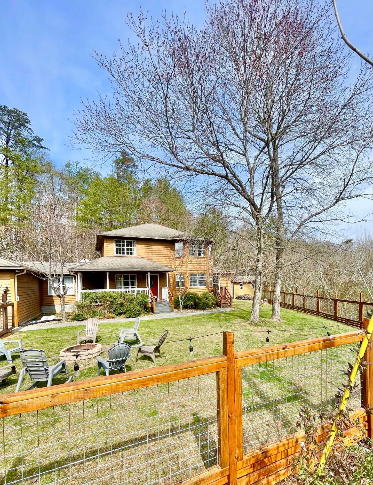 5Bedrooms*4King Beds*Outstanding Location*Hottub* Севьервилл Экстерьер фото