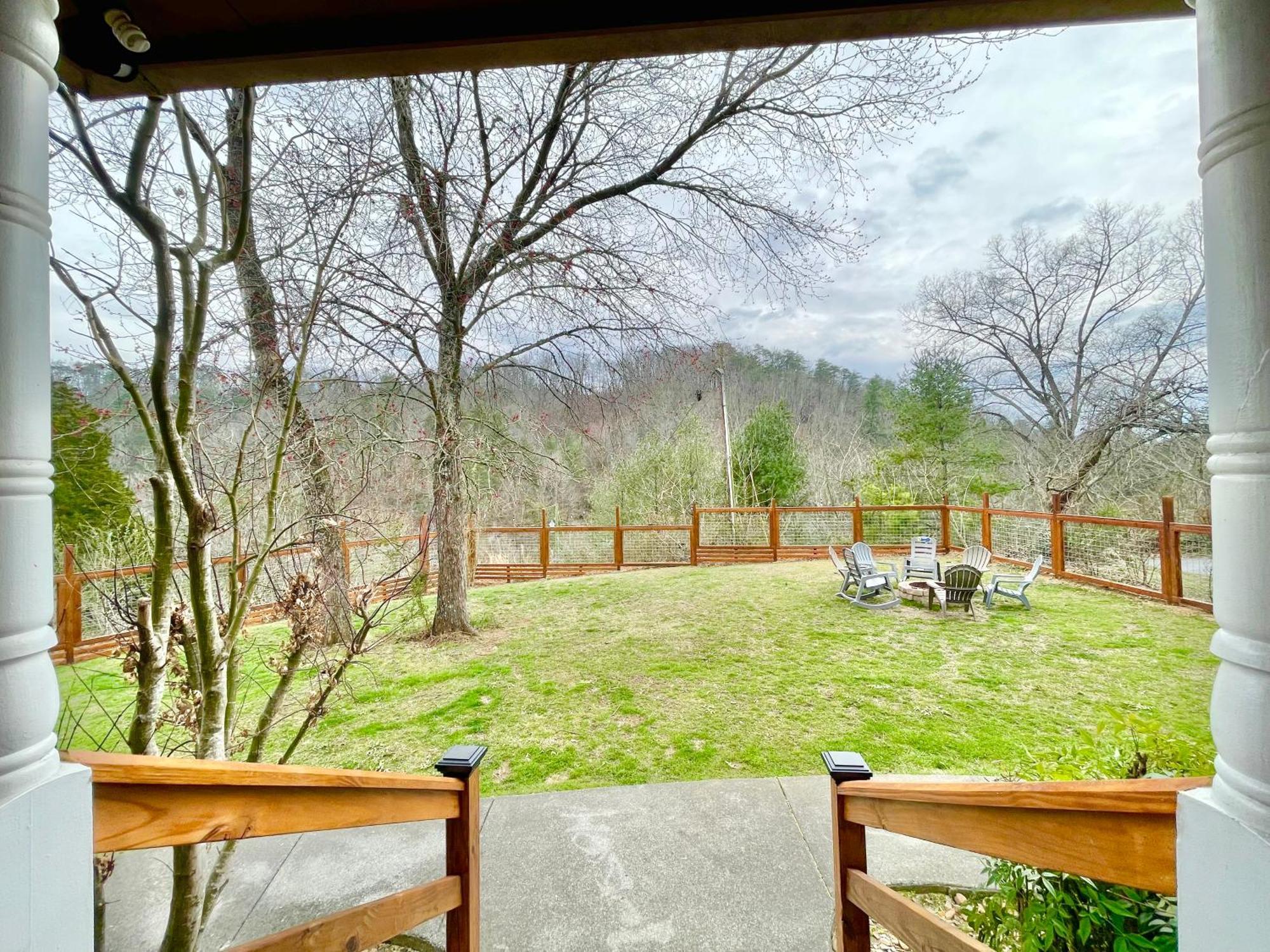 5Bedrooms*4King Beds*Outstanding Location*Hottub* Севьервилл Экстерьер фото