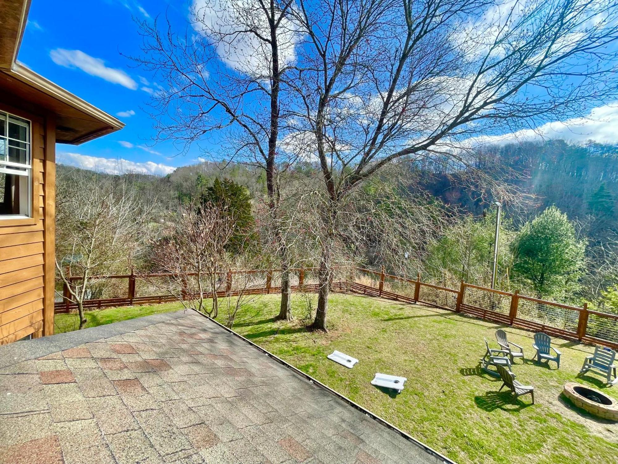 5Bedrooms*4King Beds*Outstanding Location*Hottub* Севьервилл Экстерьер фото