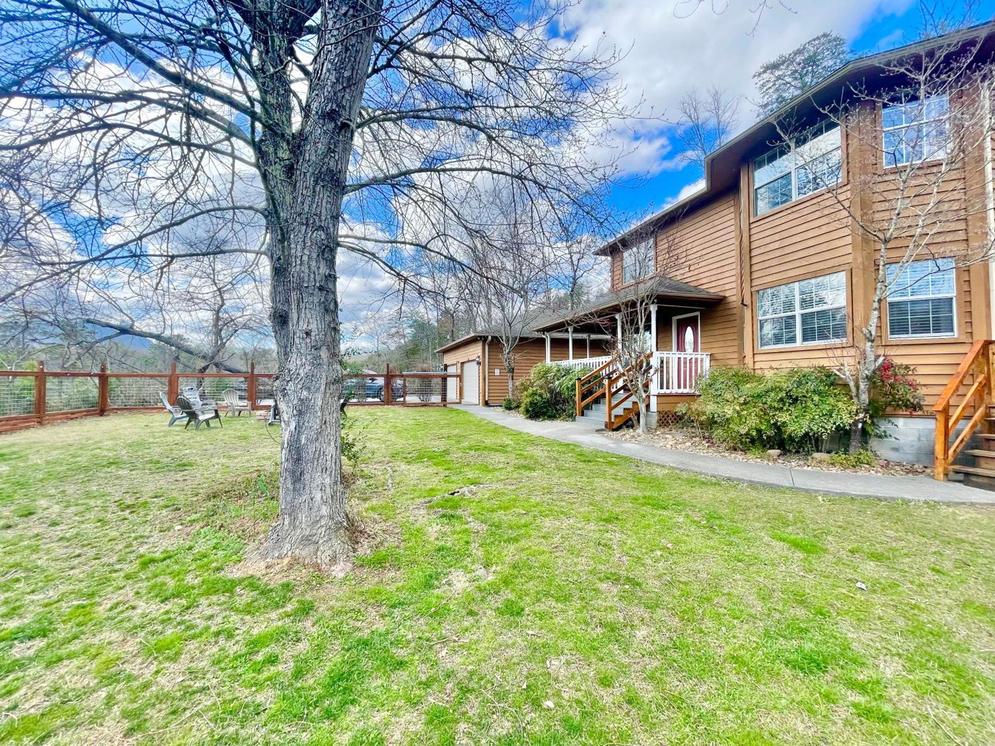 5Bedrooms*4King Beds*Outstanding Location*Hottub* Севьервилл Экстерьер фото