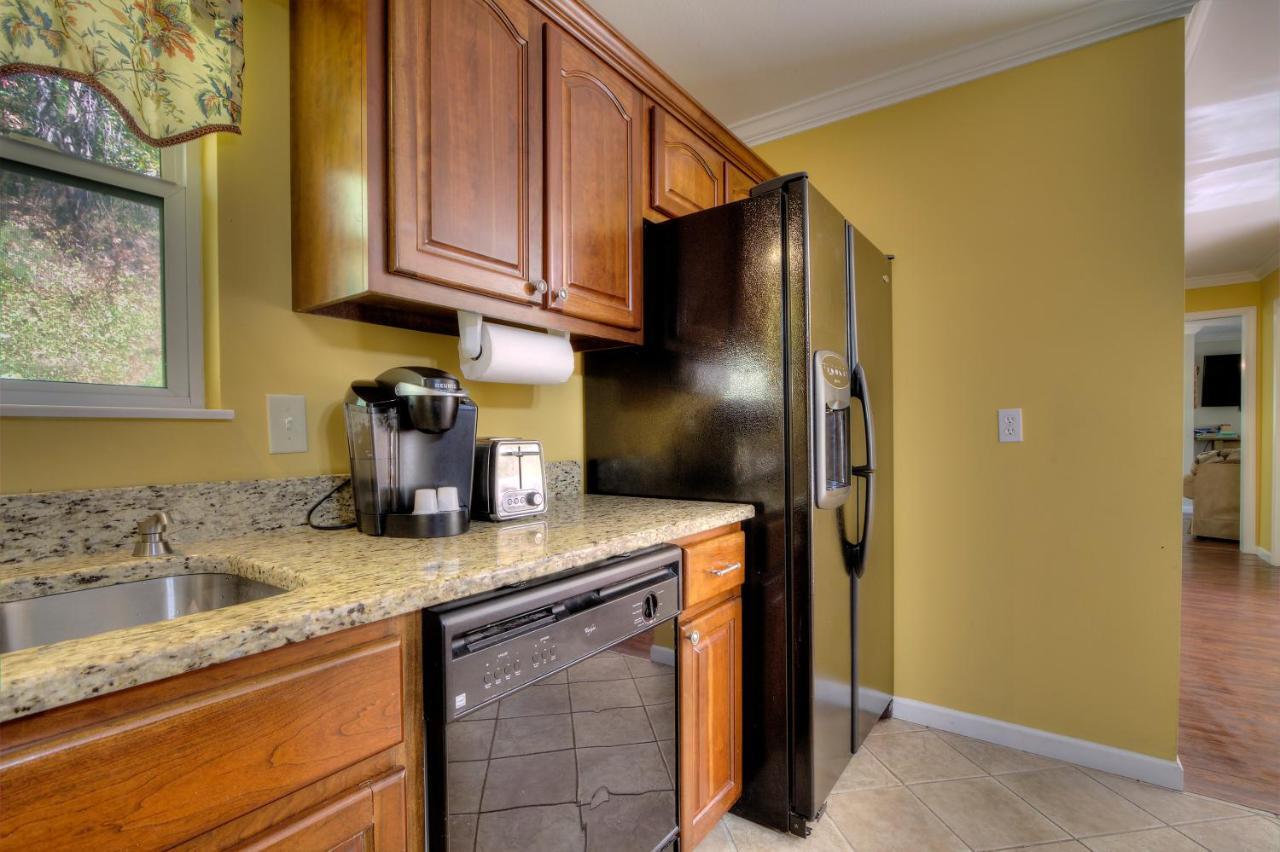 5Bedrooms*4King Beds*Outstanding Location*Hottub* Севьервилл Экстерьер фото