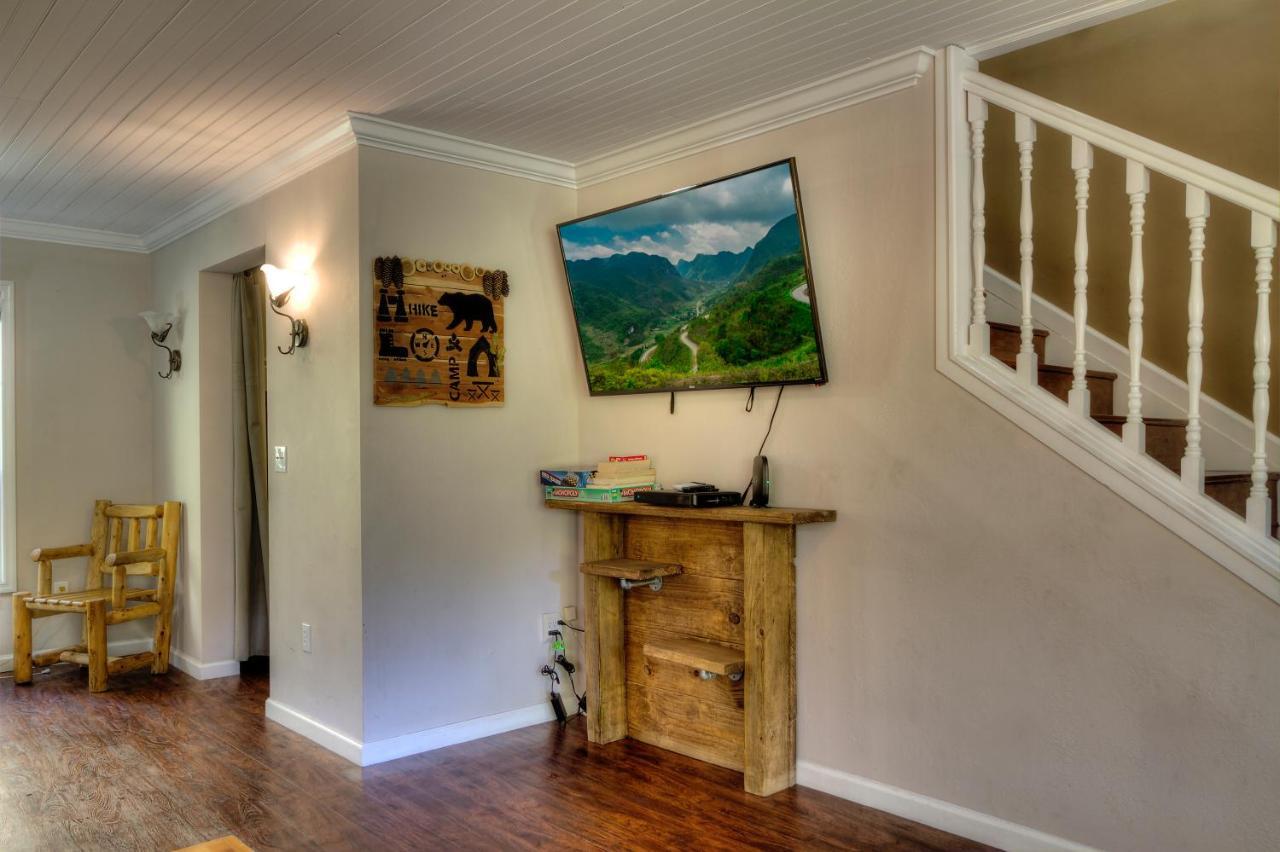 5Bedrooms*4King Beds*Outstanding Location*Hottub* Севьервилл Экстерьер фото