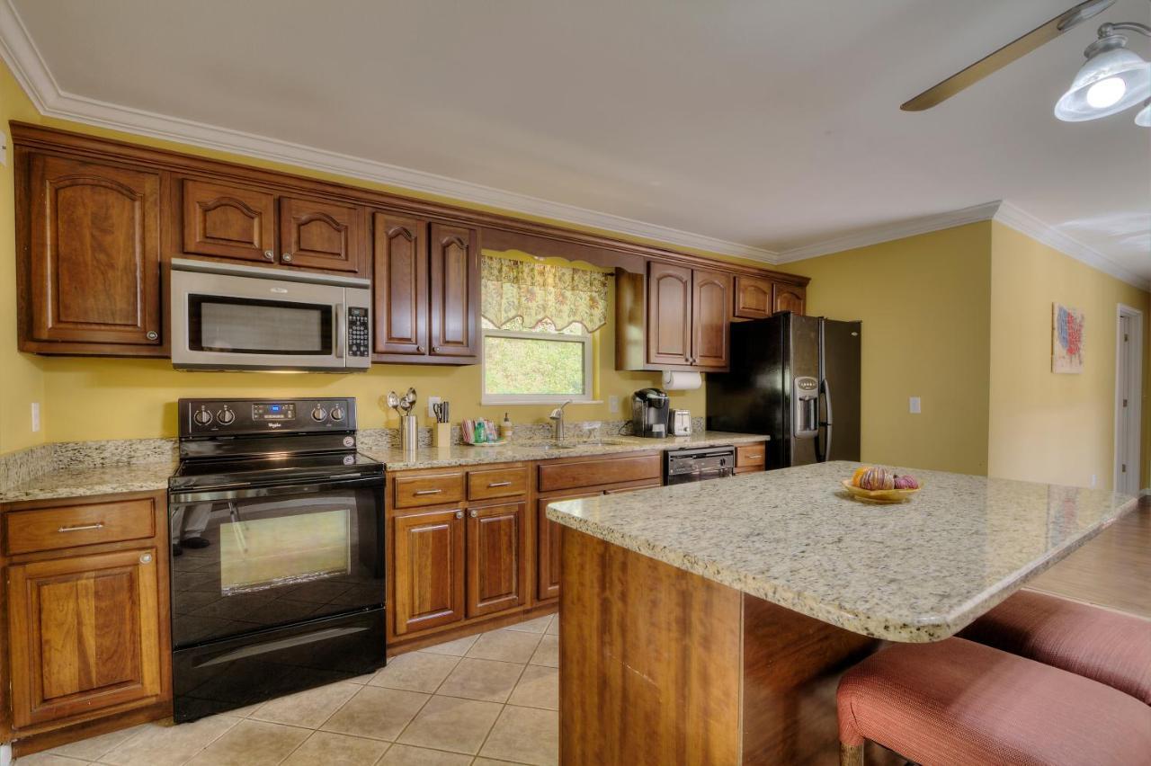5Bedrooms*4King Beds*Outstanding Location*Hottub* Севьервилл Экстерьер фото