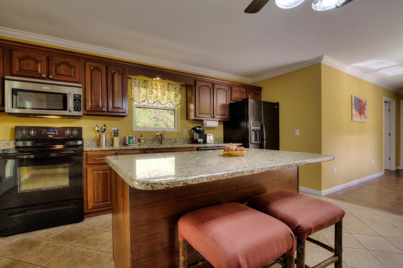 5Bedrooms*4King Beds*Outstanding Location*Hottub* Севьервилл Экстерьер фото